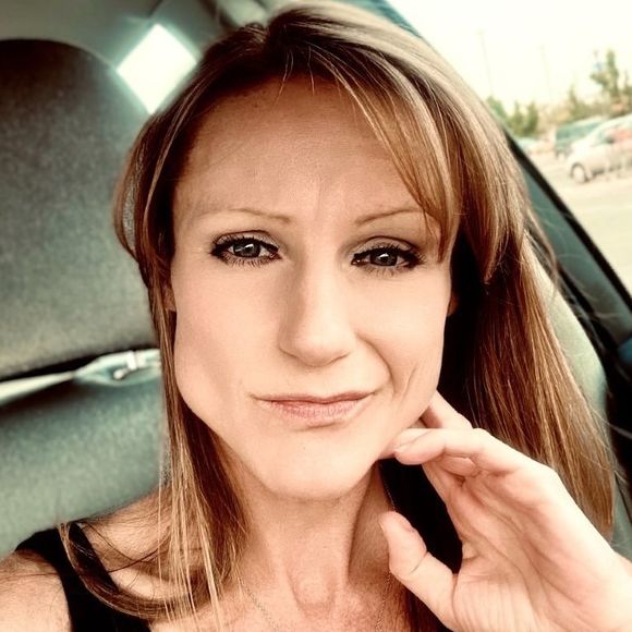 Meet your Posher, Jessica - Picture 1 of 1